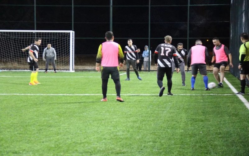 Çal İlçe Jandarma Komutanlığı Şampiyon: Kaymakamlık Kurumlar Arası Futbol Turnuvası Sonuçlandı